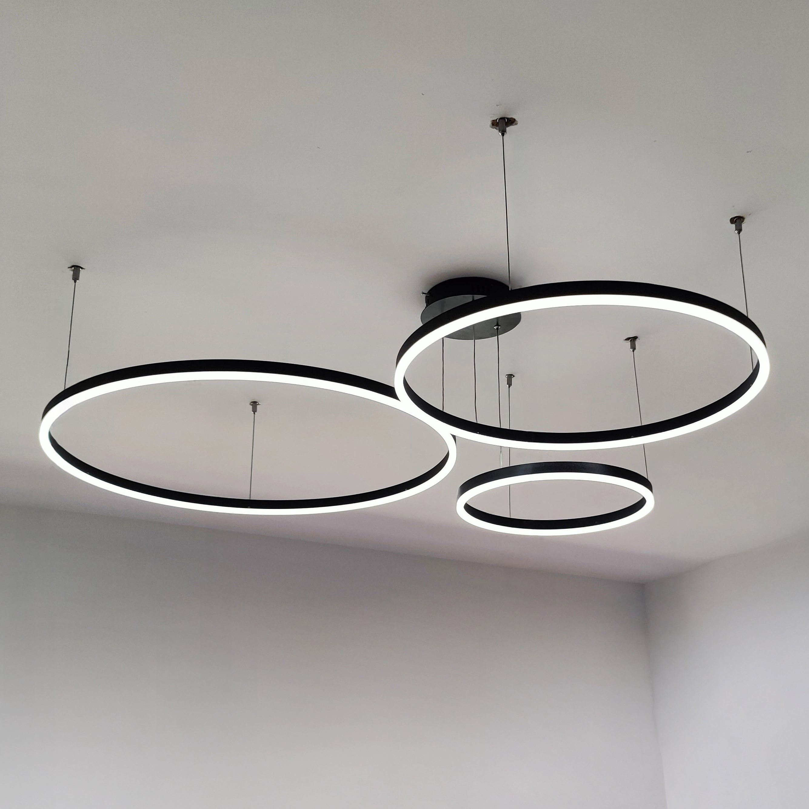 WOMO Multi Black Ring LED Chandelier - WM2003