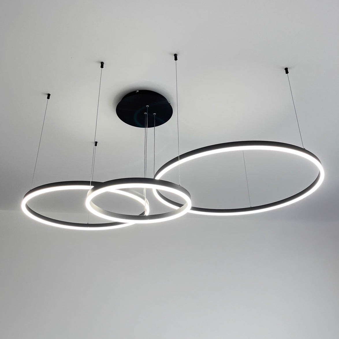 WOMO Multi Black Ring LED Chandelier - WM2003