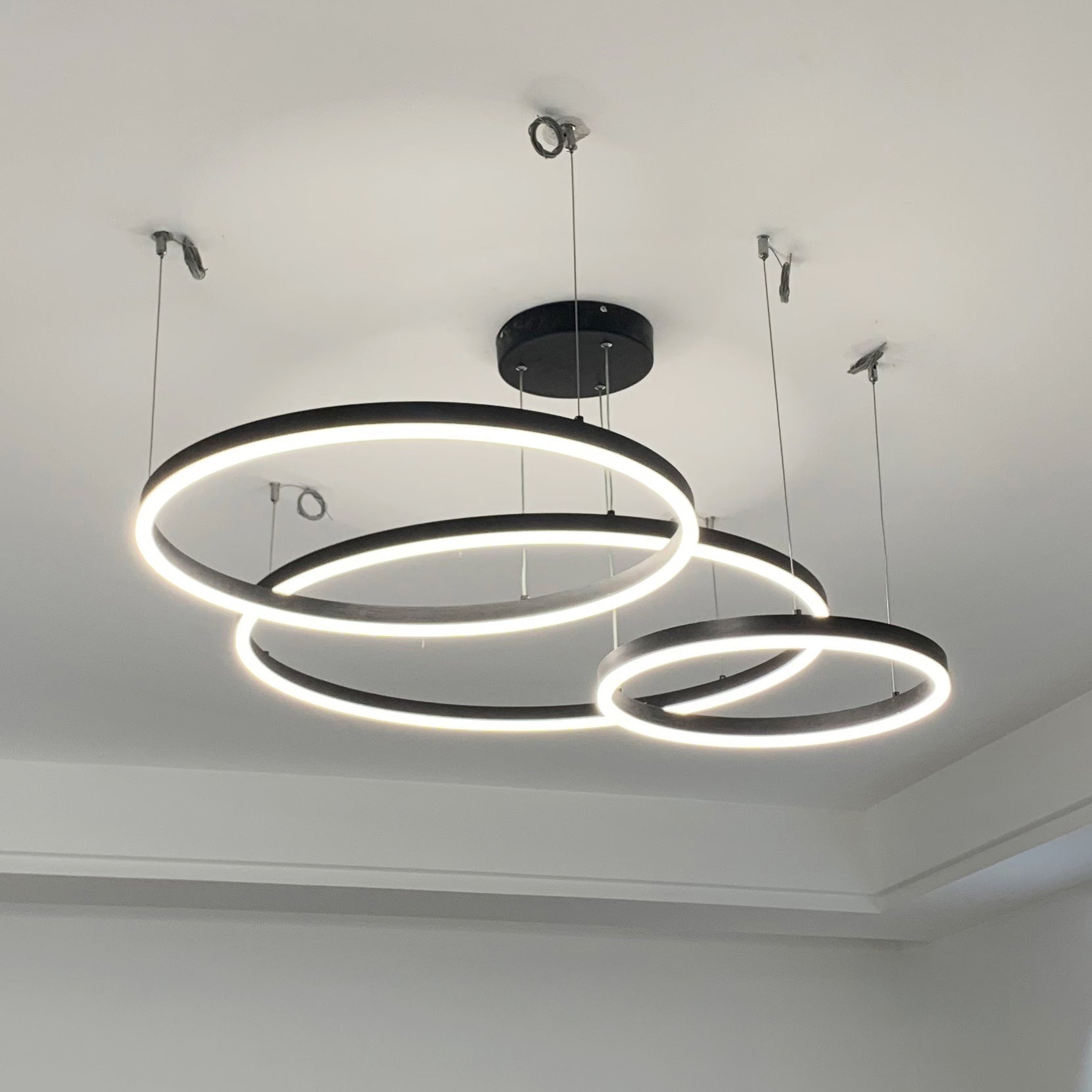 WOMO Multi Black Ring LED Chandelier - WM2003