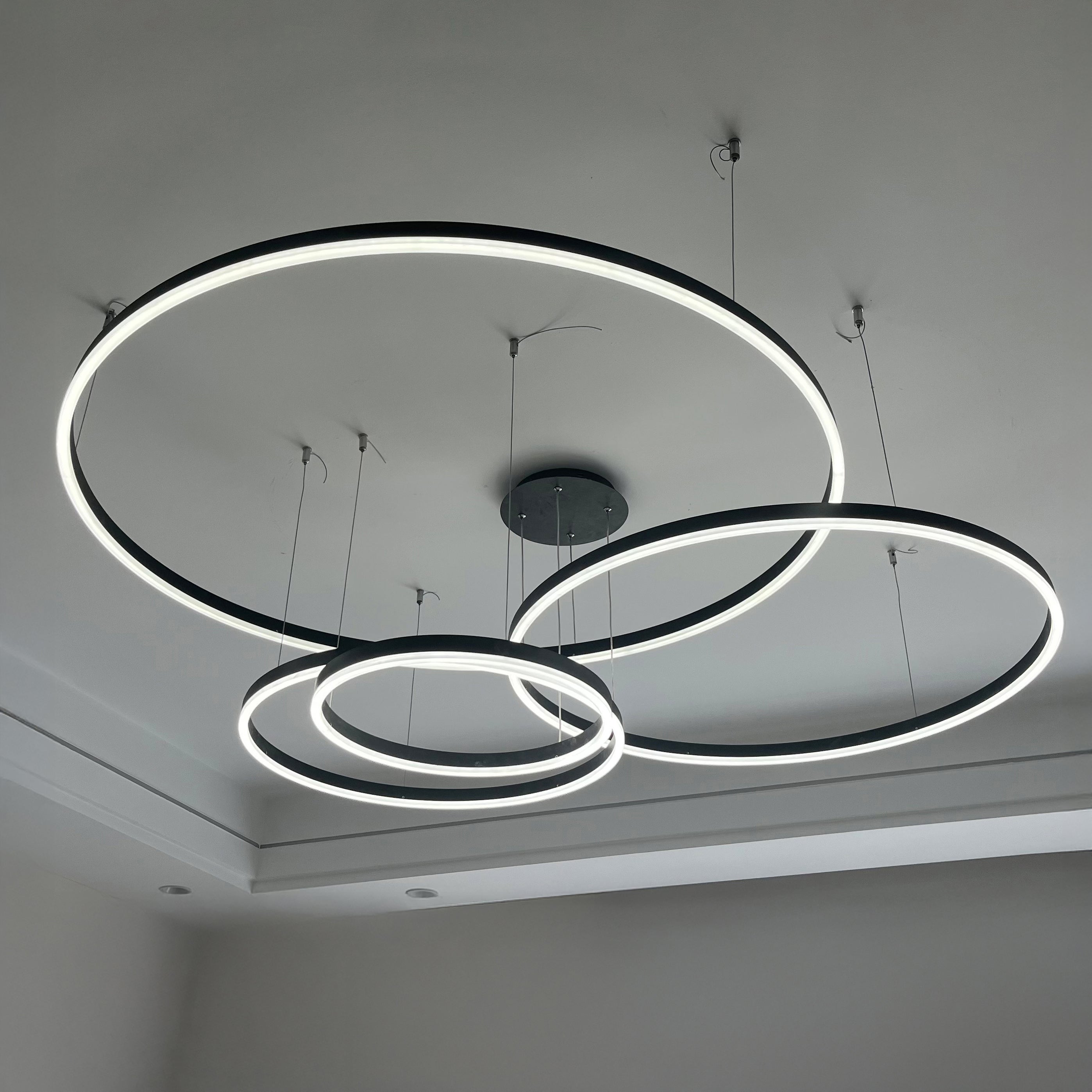 WOMO Multi Black Ring LED Chandelier - WM2003