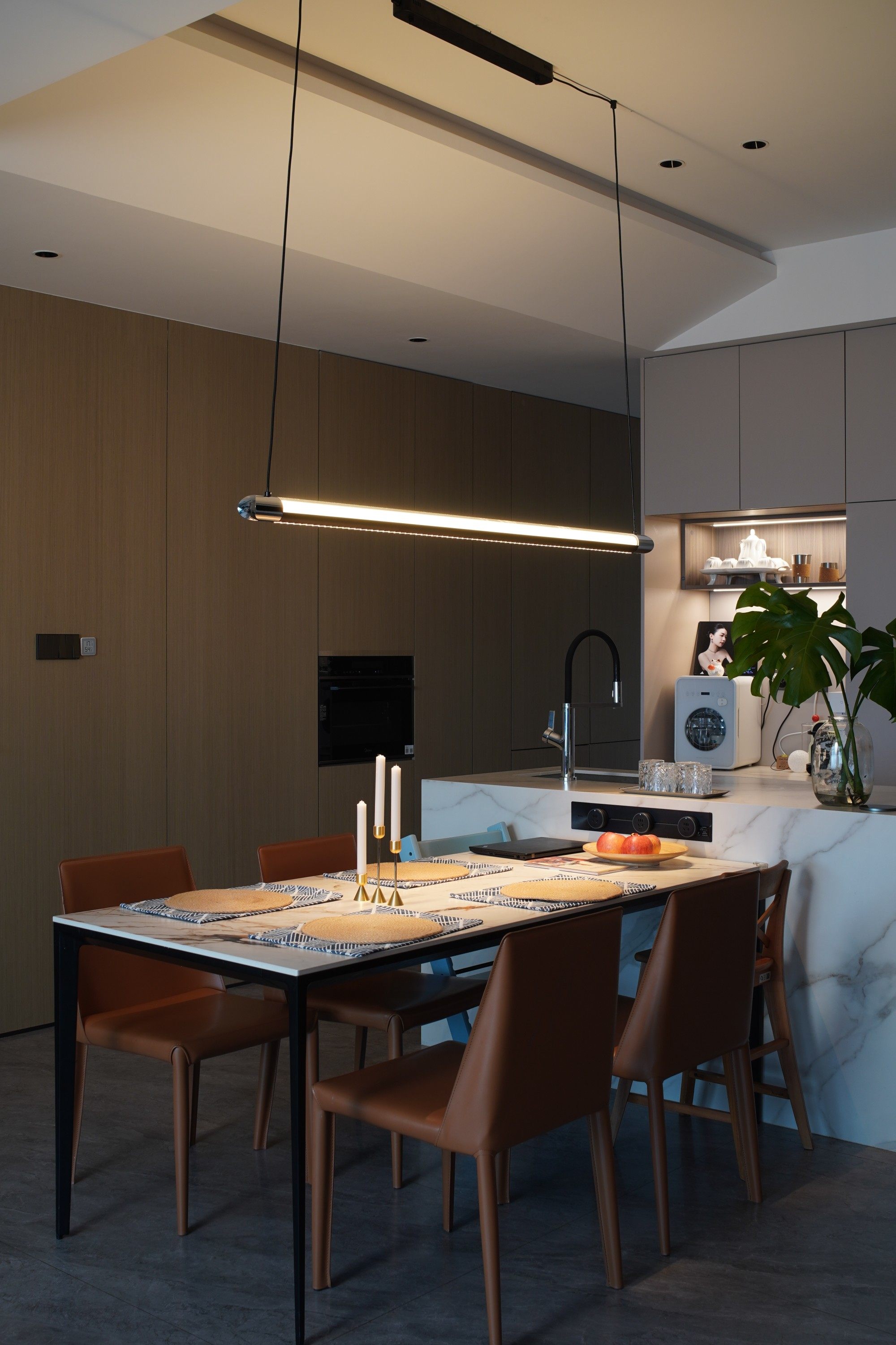 WOMO Black Linear Pendant Light - WM3225