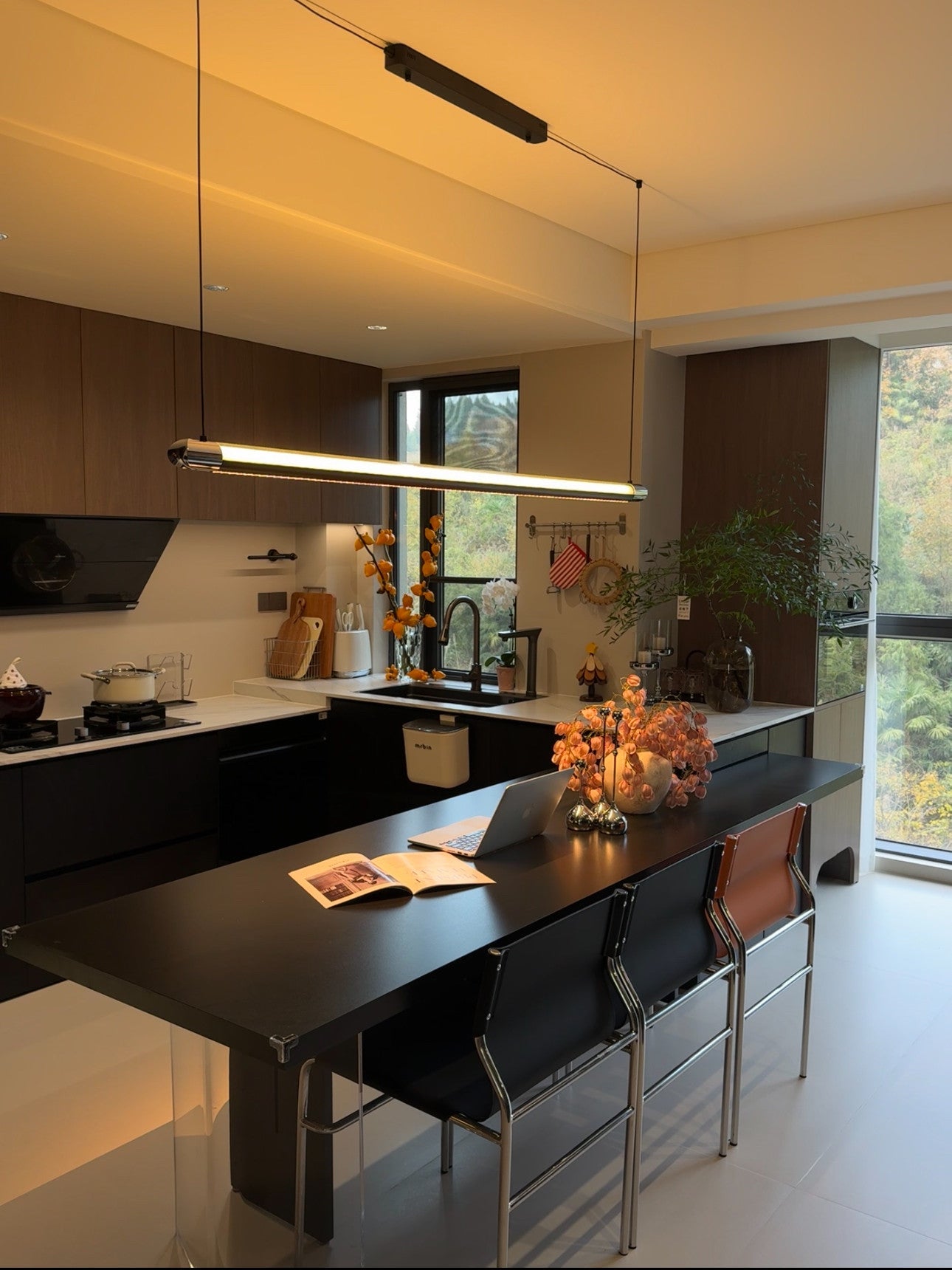 WOMO Black Linear Pendant Light - WM3225