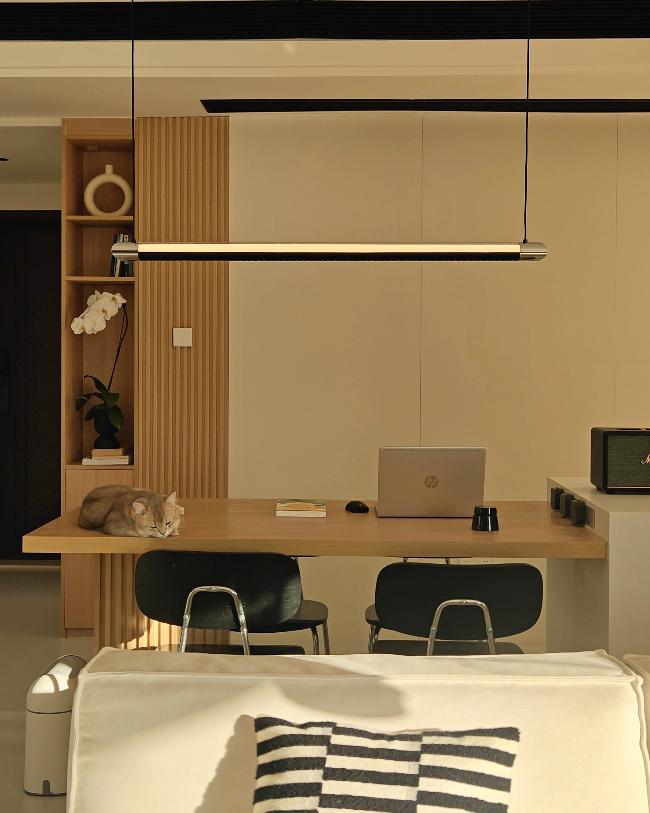 WOMO Black Linear Pendant Light - WM3225